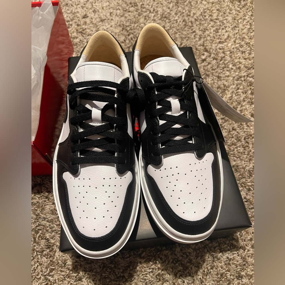 Nike - WMNS Air Jordan low elevate, panda SIZE 11.5